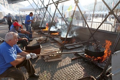 Фестиваль каштанов в Кунео