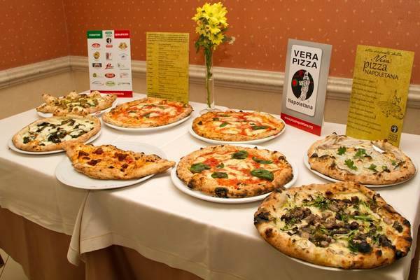 Тур настоящей неаполитанской пиццы по Италии
